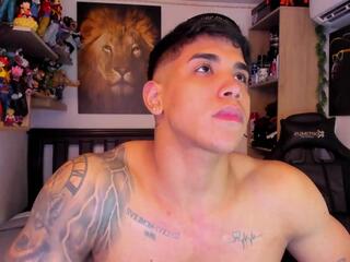 William Dracko webcam model stream image