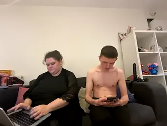 curvy_crystal webcam model stream image