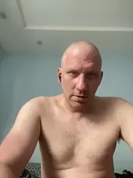 Krzysiekg123 webcam model stream image