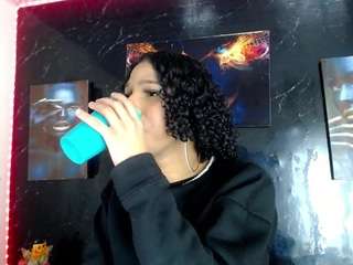 emma-michaelss webcam model stream image