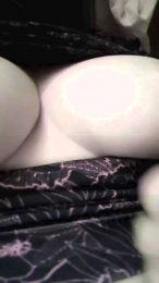 Pbless webcam model stream image