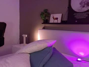 parisfox_ webcam model stream image