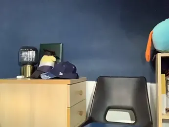 hoppyhops webcam stripchat model stream image