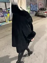 HOTLadyluna webcam model stream image