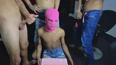 Scoundrel_Room webcam model stream image