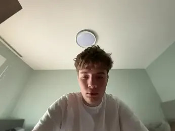 Linus2452 webcam model stream image
