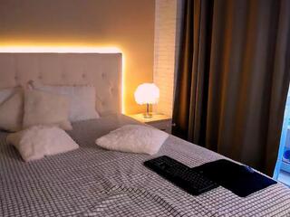 Monika Farmer webcam model stream image