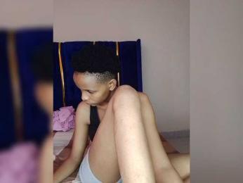 Vee-sexy10 webcam bongacams model stream image