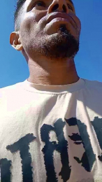 adambrosk_24 webcam model stream image