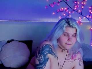 joannlowe webcam model stream image