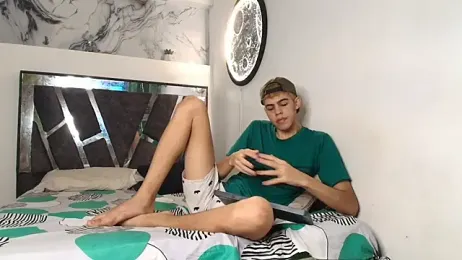 TWINKS_FRIENDS webcam model stream image