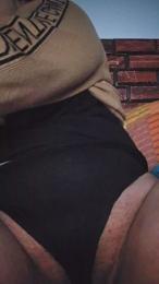 Chia562002 webcam cam4 model stream image