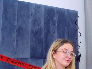 May Lily webcam model stream image