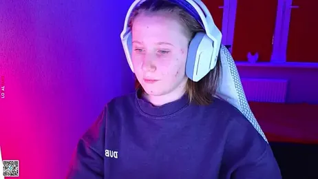 mon_lola webcam model stream image