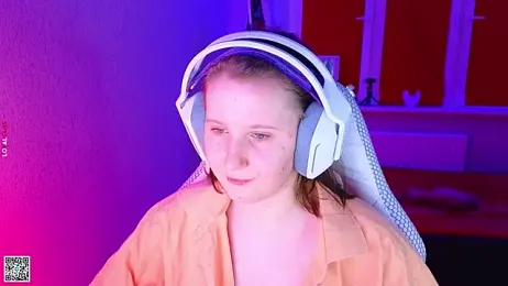 mon_lola webcam model stream image