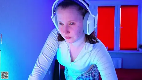 mon_lola webcam model stream image