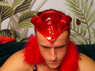 Leo Cavalli webcam model stream image