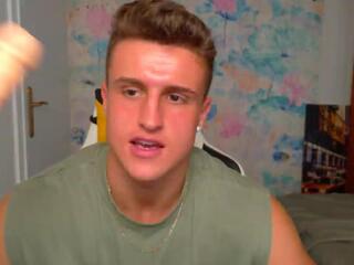 Leo Cavalli webcam model stream image