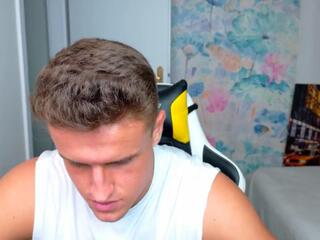 Leo Cavalli webcam model stream image