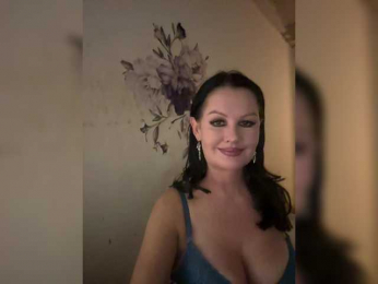 RoyalBreasts webcam model stream image