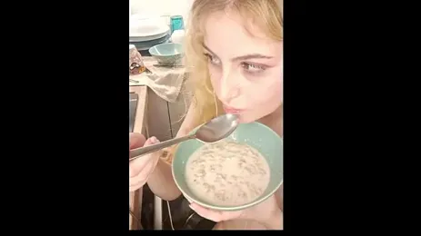 Kiki-wren webcam model stream image