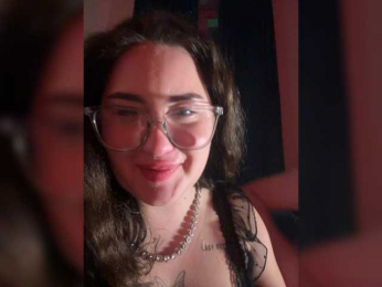 MoonAura webcam model stream image