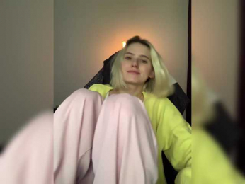 Asya_ webcam model stream image