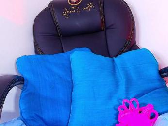 naomi-k webcam model stream image