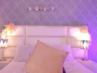 Mia Decker webcam model stream image