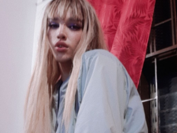 JunSora webcam model stream image