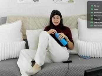 itschloelaurent webcam chaturbate model stream image