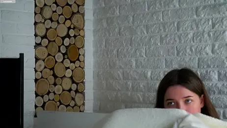 LowOncoming webcam model stream image