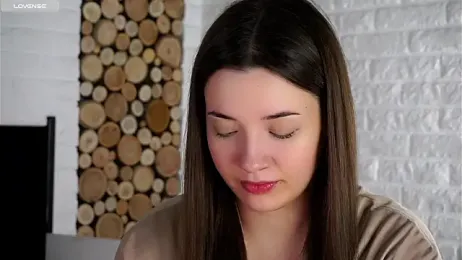 LowOncoming webcam model stream image