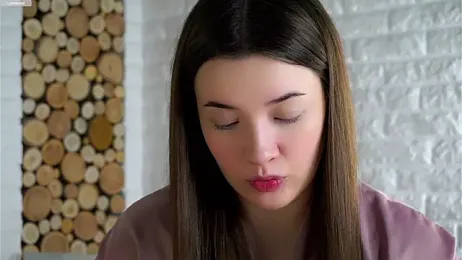 LowOncoming webcam model stream image