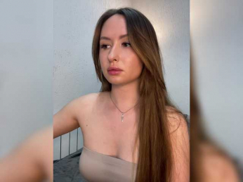 PLEELUS webcam model stream image