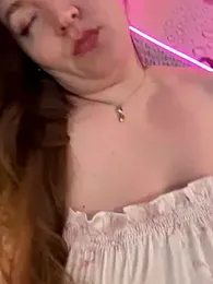 Nataly_cute webcam model stream image