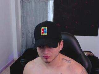 Ahiezer webcam model stream image