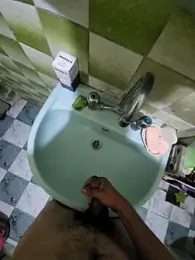 WelloffUpthrow webcam model stream image