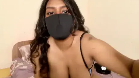 Gulaboo100 webcam model stream image