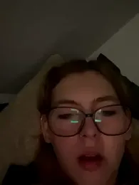 Milly-Kiss webcam model stream image