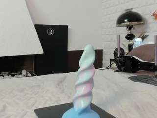 bella-green webcam model stream image