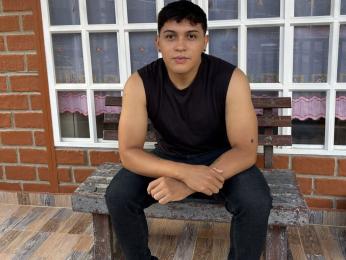 AlejandroGomez webcam model stream image