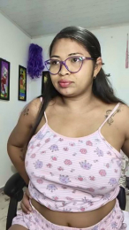 Chalohottt webcam model stream image