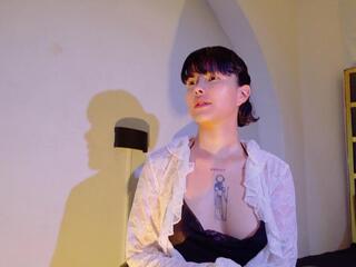 Staicy W webcam model stream image