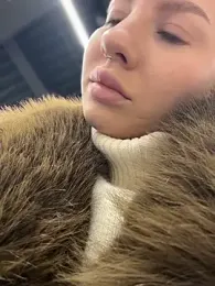 NewLale webcam model stream image