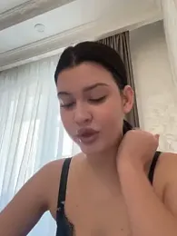 KikiWatson webcam model stream image