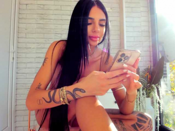 BritneyCharm webcam model stream image