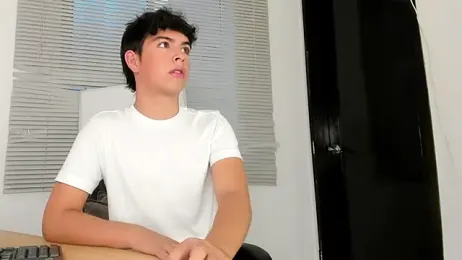 Blum_icee webcam stripchat model stream image