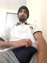 Luccareli10 webcam model stream image