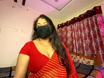 LouleyRanii webcam model stream image